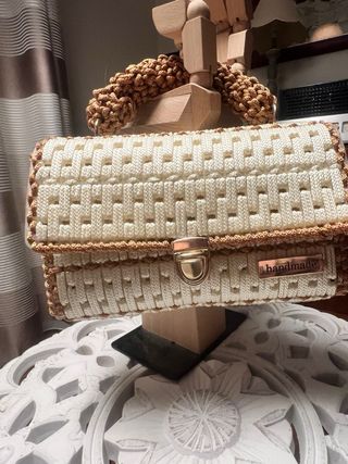 Borsa uncinetto fatta a mano beige e oro