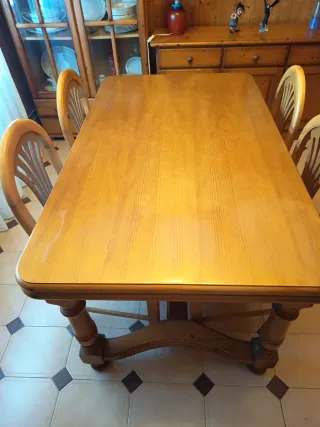 Mesa de comedor y 4 sillas madera,extensible 1m.