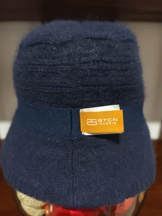 Sombrero de lana azul marino