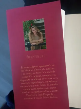 "LA DONZELLA DELS MIL NOMS"