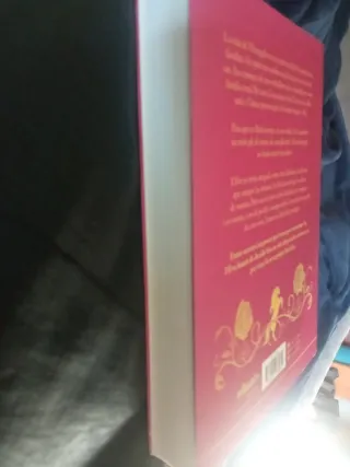 "LA DONZELLA DELS MIL NOMS"