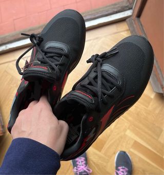 Zapatillas Reebok Negras y Rojas