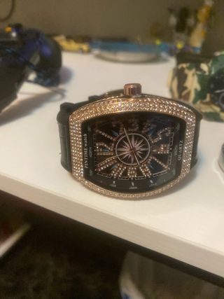 Reloj Festina Day/Date y g-shock y otro 3 relojes