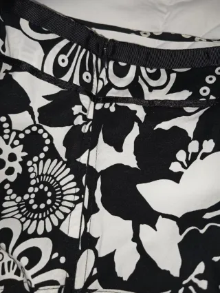 Vestido estampado floral negro y blanco