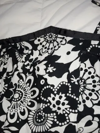 Vestido estampado floral negro y blanco