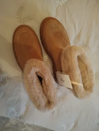 Botas Stradivarius marrones con pelo