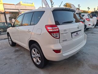 Toyota RAV4 2011