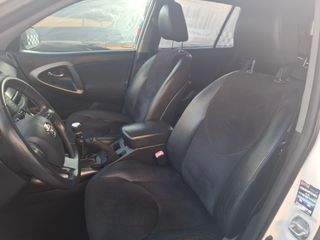 Toyota RAV4 2011