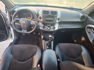 Toyota RAV4 2011