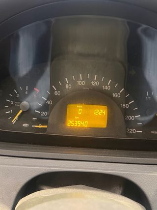 Mercedes-Benz Cdi 109 2006