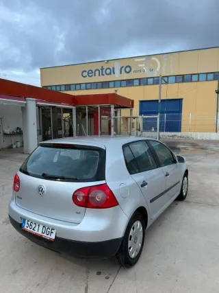 Volkswagen Golf 2004