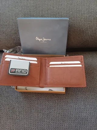 Cartera Pepe Jeans Marrón Horizontal con Monedero