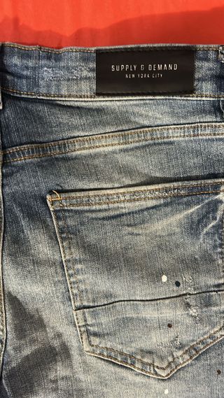 Vaqueros Supply & Demand En perfecto estado