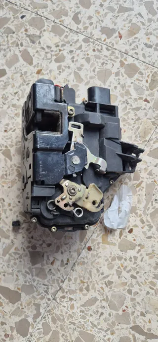 Cerradura Puerta Seat Ibiza L3