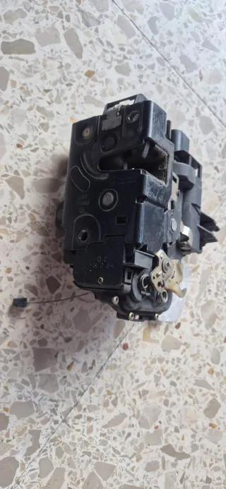 Cerradura Puerta Seat Ibiza L3
