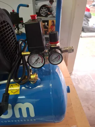 COMPRESOR DE AIRE AIRUM NUEVO DE 24L Y 2HP