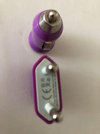 Cavo di ricarica iPhone 4 con adattatore accendisigari USB viola