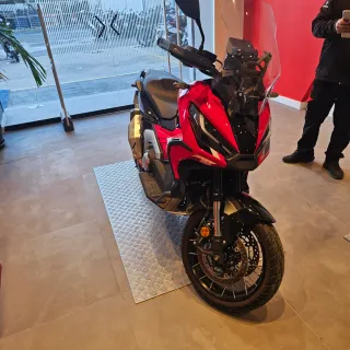 Honda X-ADV 2024 - 2500 km