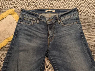 Calças Levi's 711 Slim Fit Cintura Média Usadas