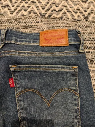 Calças Levi's 711 Slim Fit Cintura Média Usadas