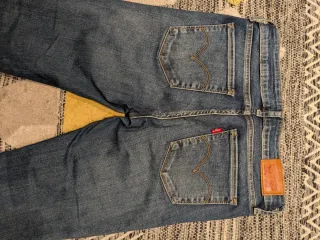 Calças Levi's 711 Slim Fit Cintura Média Usadas