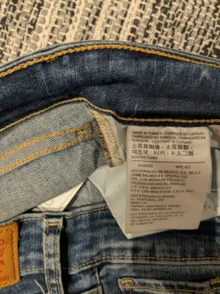 Calças Levi's 711 Slim Fit Cintura Média Usadas