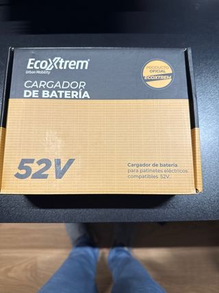 Patinete Eléctrico Ecoxtrem M41 2000W y accesorio.