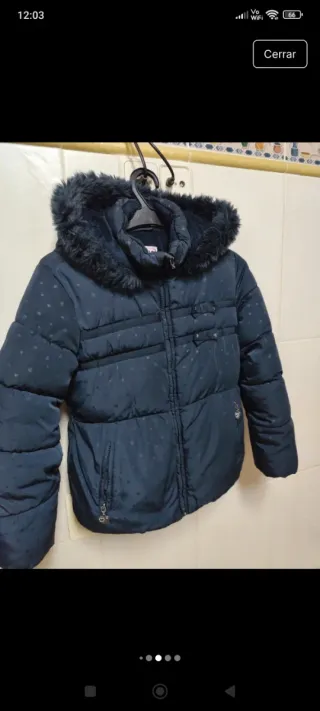 Plumífero niña azul con corazones