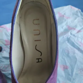 Zapatos de tacón morados de ante