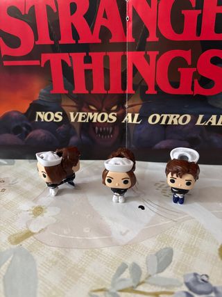 Funko Pop Kinder Joy Stranger Things.Steve y Robin