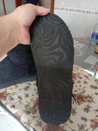 Botas negras con pelo