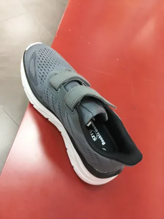 Zapatillas grises mujer con velcro