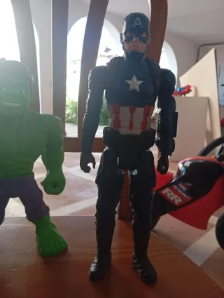 Figuras Superhéroes Batman, Hulk, Capitán América