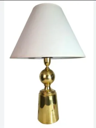 Lámpara de mesa dorada