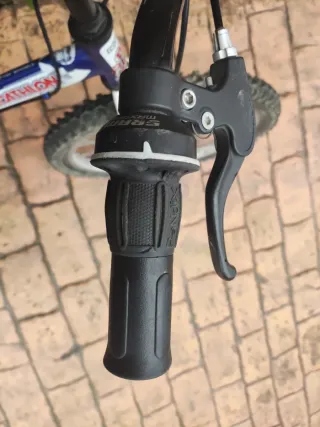 Bicicleta infantil Decathlon azul 6-9años
