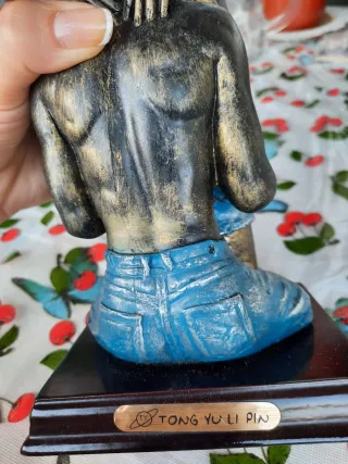 Figura cerámica El beso