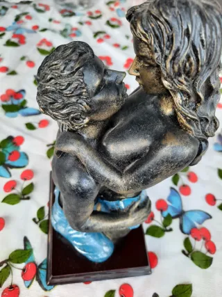 Figura cerámica El beso