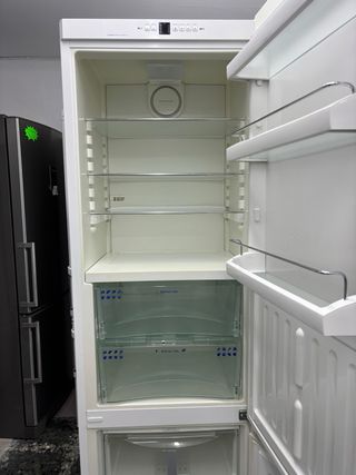Nevera Liebherr Blanca