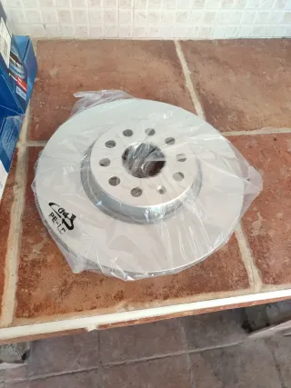 2 Discos Freno Delanteros VW Passat 2008