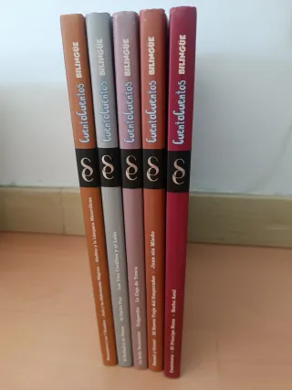 Libros bilingües de cuentos en español e inglés.