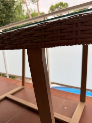Mesa exterior mimbre y cristal 150cm.