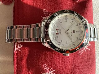 Reloj Tommy Hilfiger Plata y Negro