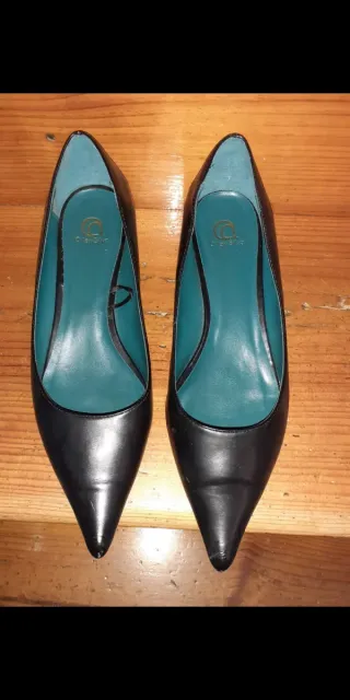 Zapatos de tacón bajo negros