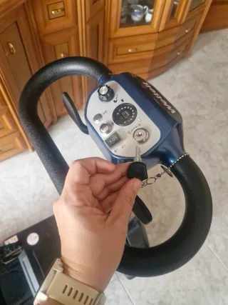 Moto (silla de ruedas) automática