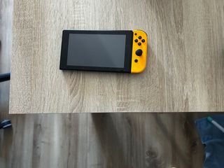 Nintendo Switch Kirby con Gioco e Accessori