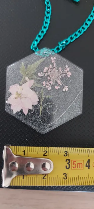 Ciondoli orecchini resina