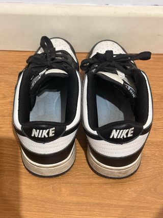 Zapatillas Nike Sportswear Negras y Blancas