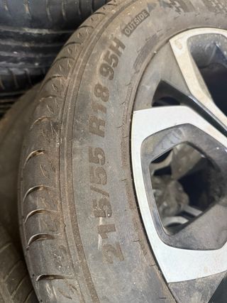 4 Llantas RENAULT ARKANA + neumáticos año 2023