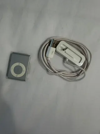 Apple iPod Nano Shuffle 1Gb Plata con Accesorios