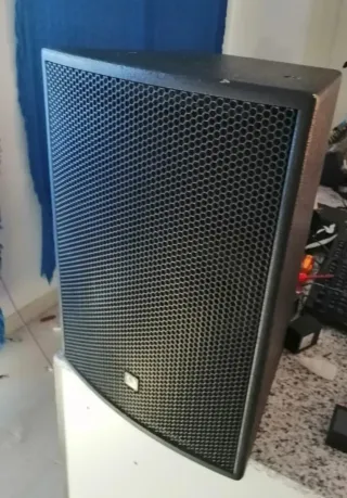 Altavoz Turbosound TCS 081c